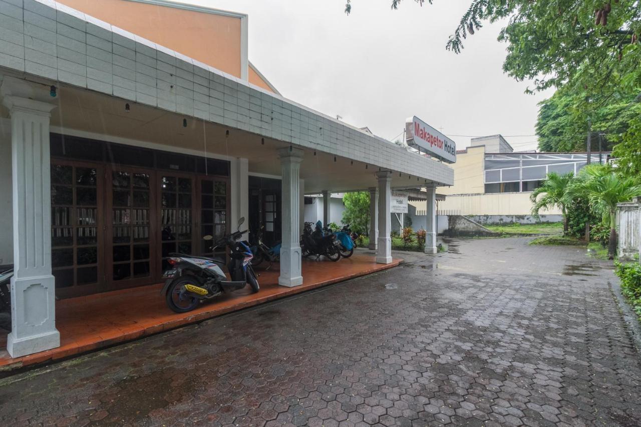 Hotel Reddoorz At Jalan Babepalar Rike Manado Esterno foto